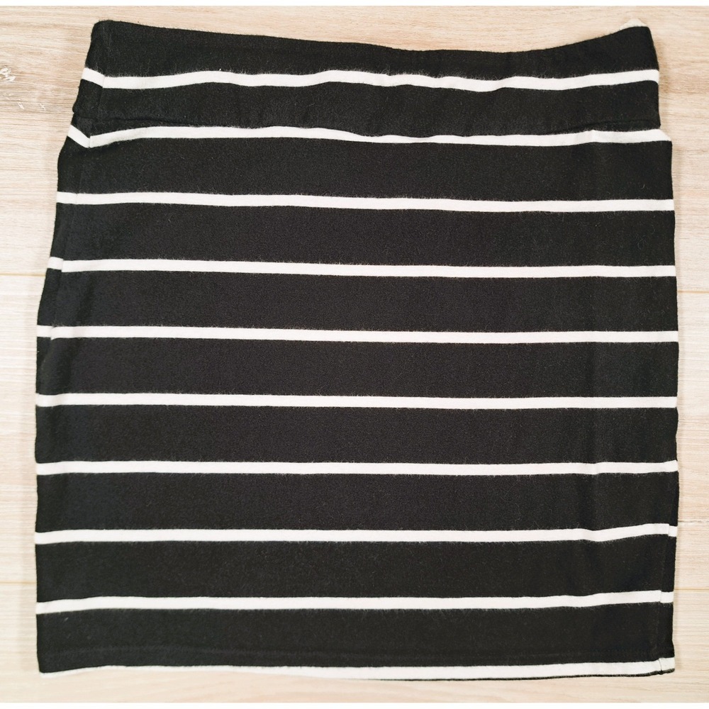 Xhilaration Black White Striped Mini Skirt Small Cotton Stretch Bodycon‎ size S